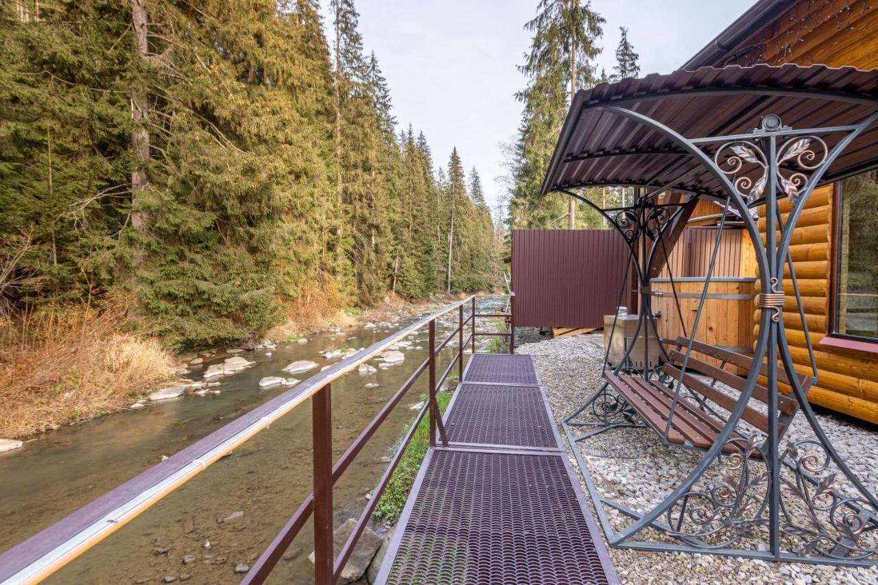 Arnika Hotel Bukovel Exterior photo