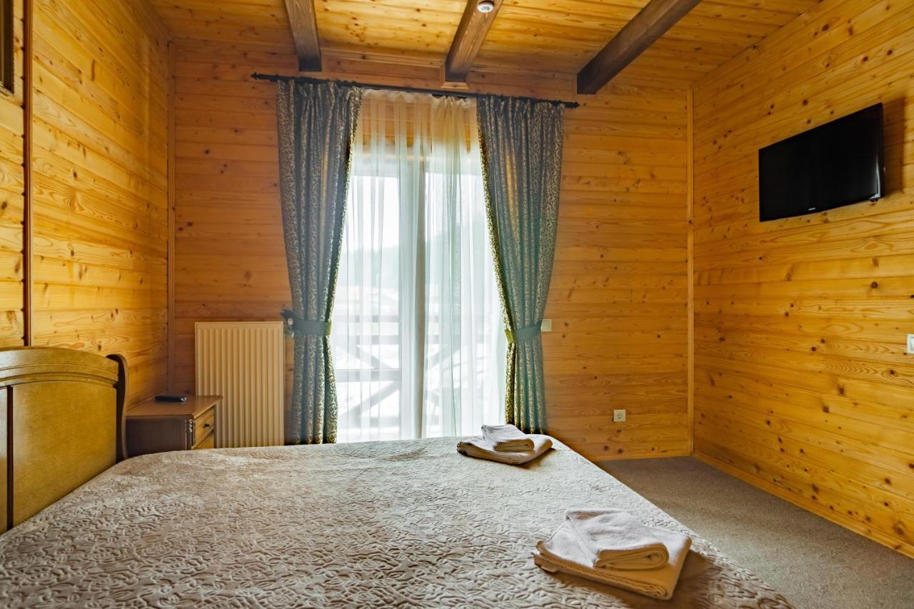 Arnika Hotel Bukovel Exterior photo